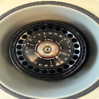 Eppendorf 5425 Centrifuge image 1
